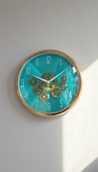 Sleek Golden wall Clock with moving gear - The clock Factory - Wall Clock 16 inch - Wall Clock, Steampunk, Gear Clock - Image 7
